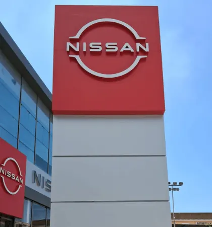 Letreiro legalizado — Nissan