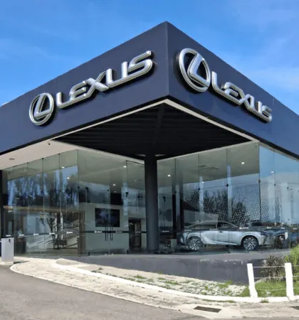 Letreiro legalizado — Lexus